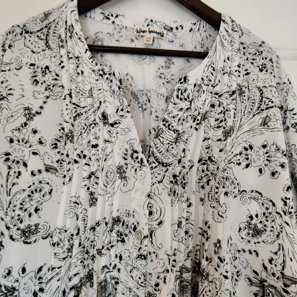 Paisley Floral Print White Black Blouse Long Bell Sleeve Boho Sz XXL 100% Rayon - Picture 7 of 9